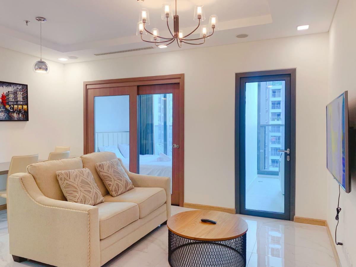 Landmark 81-10.20 *