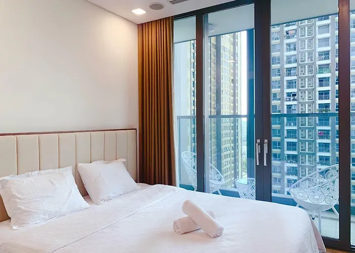 Landmark 81-10.20